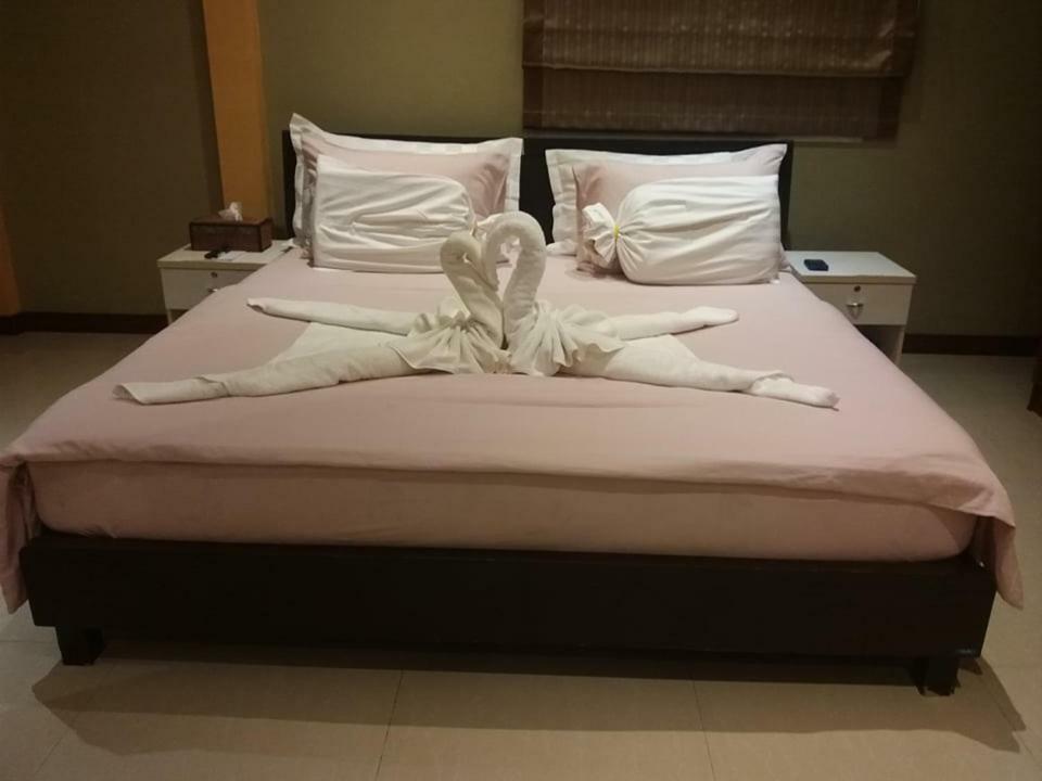 Boomerang Guesthouse And Bar Pattaya Exteriör bild