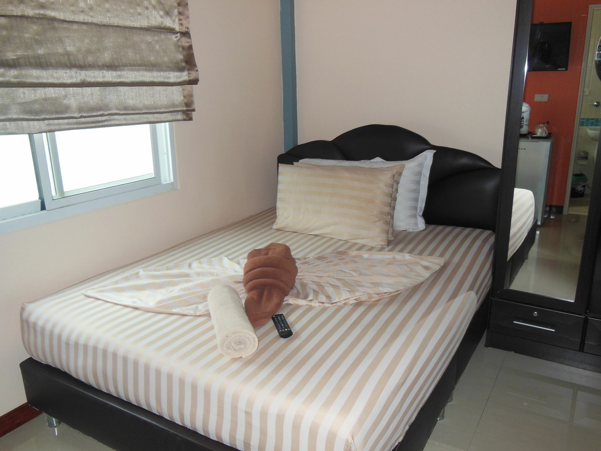 Boomerang Guesthouse And Bar Pattaya Exteriör bild