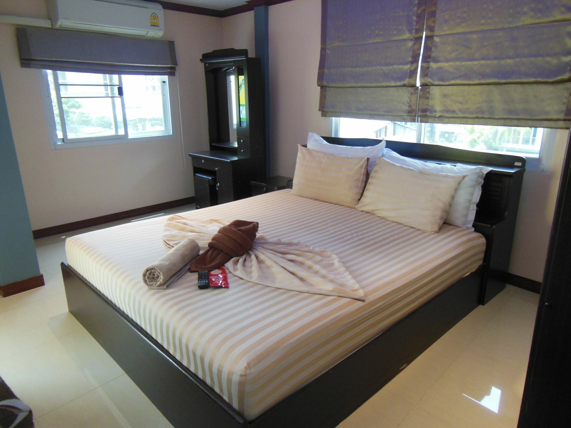 Boomerang Guesthouse And Bar Pattaya Exteriör bild