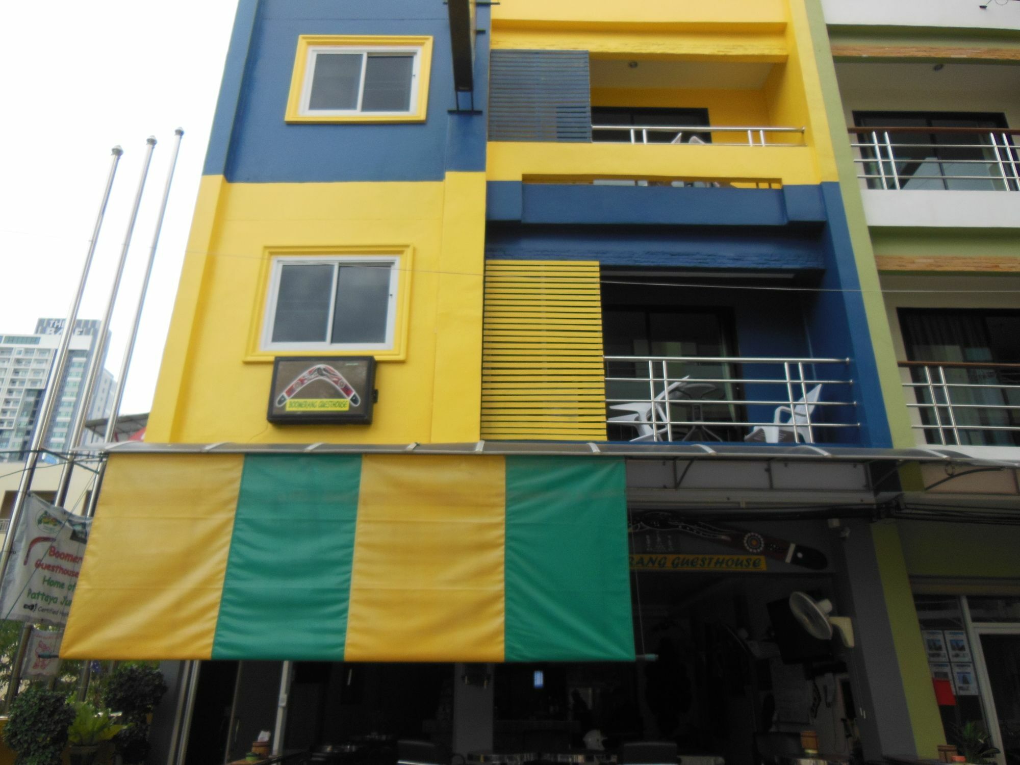 Boomerang Guesthouse And Bar Pattaya Exteriör bild